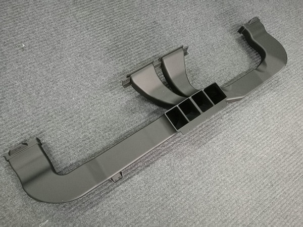 汽車風(fēng)管(道).jpg 汽車風(fēng)管(道).jpg